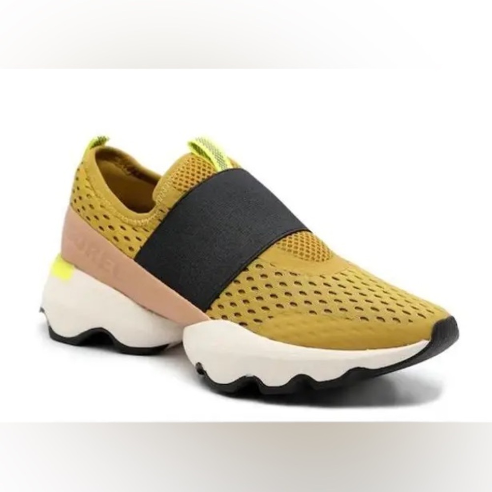 SOREL Womens Kinetic Impact sneaker Dioxide Gold